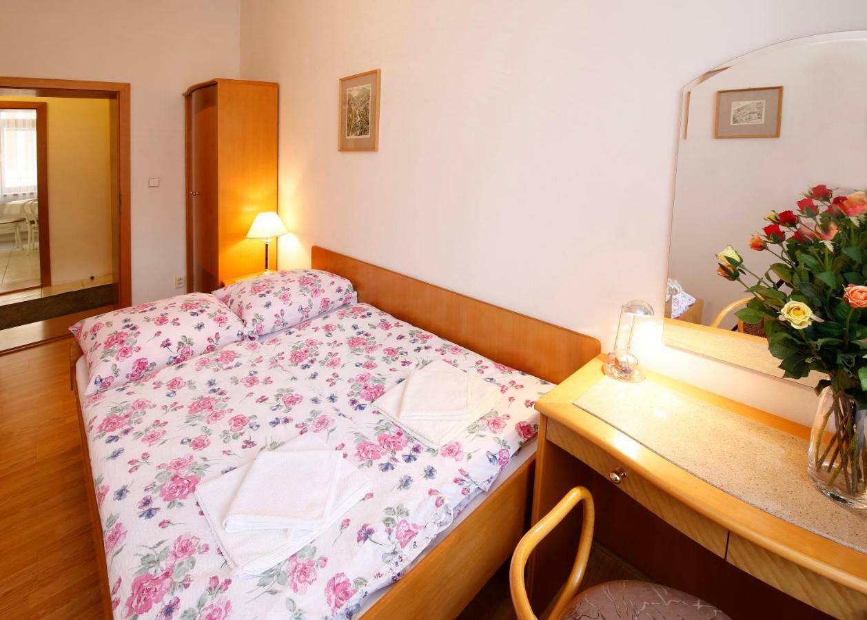 Apartman Moravska Карлові Вари Екстер'єр фото